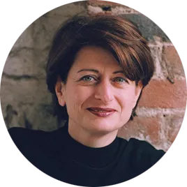 这栋180°全景「玻璃屋」,透明楼梯、网红滑梯,每件家具都是定制款!