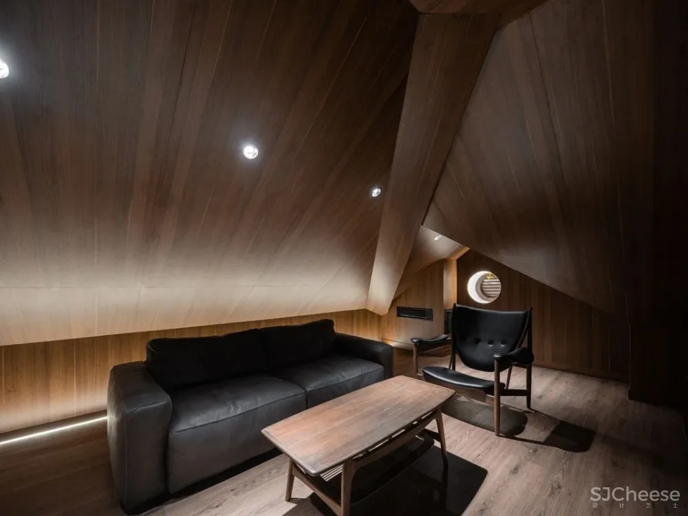 双子座俞挺的两个新作:一座妖的乐园、一个文学爱好者的客厅