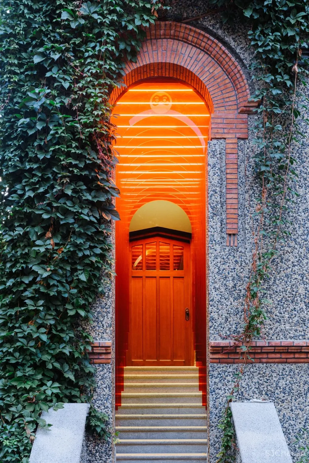 双子座俞挺的两个新作:一座妖的乐园、一个文学爱好者的客厅