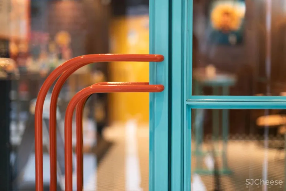 Caffettiera Caffé Bar in Montréal by Ménard Dworkind.