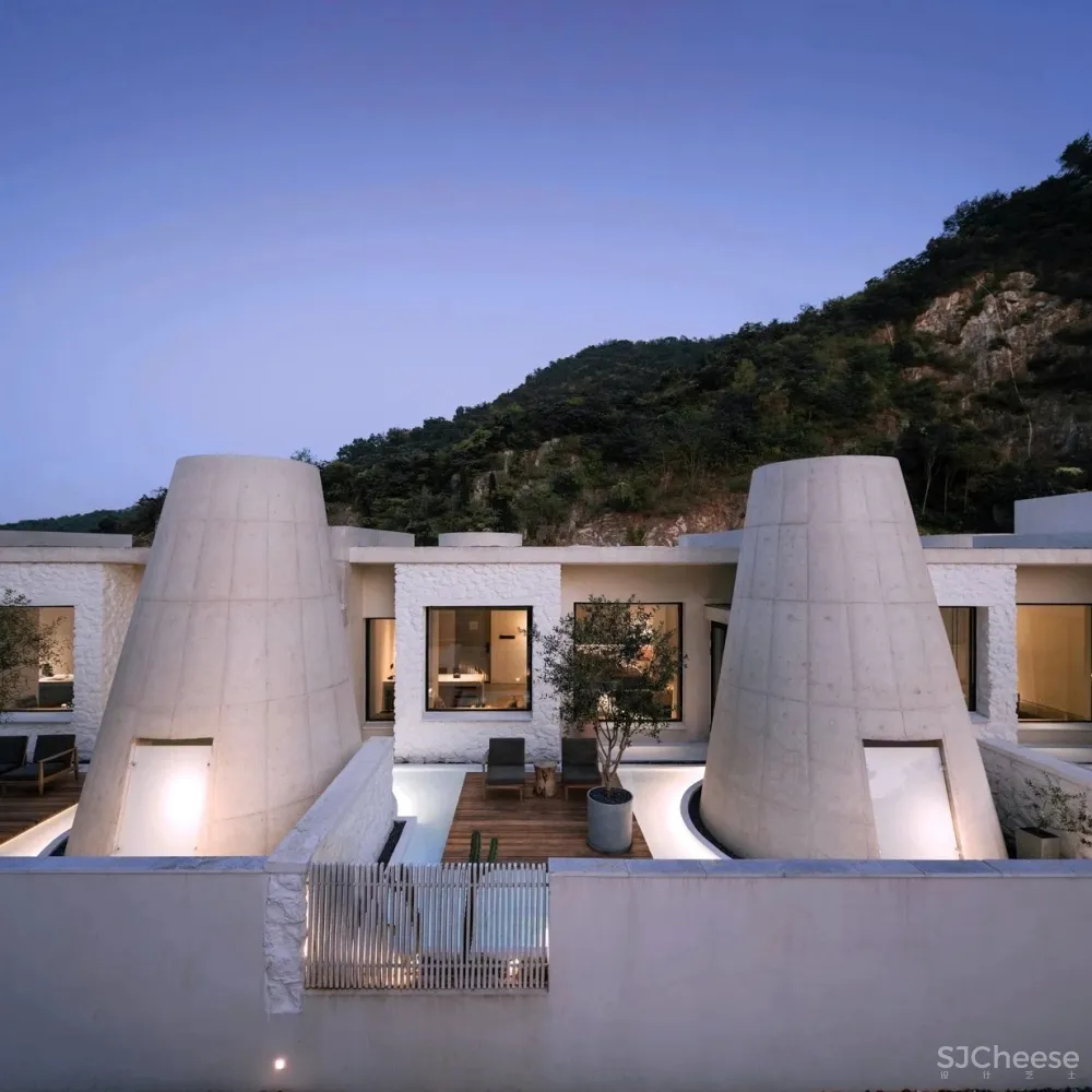 张雷新作 南京深坑酒店—矿坑石料雕琢的美学空间,是酒店也是美术馆