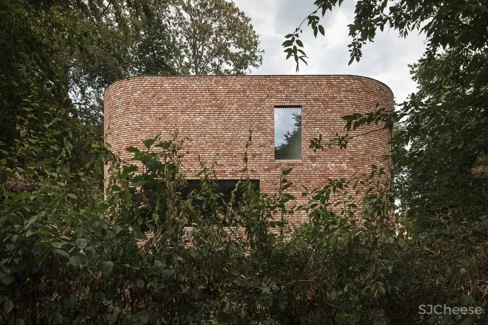 新作 再利用砖创造曲面外壳 gjG住宅 BLAF architecten