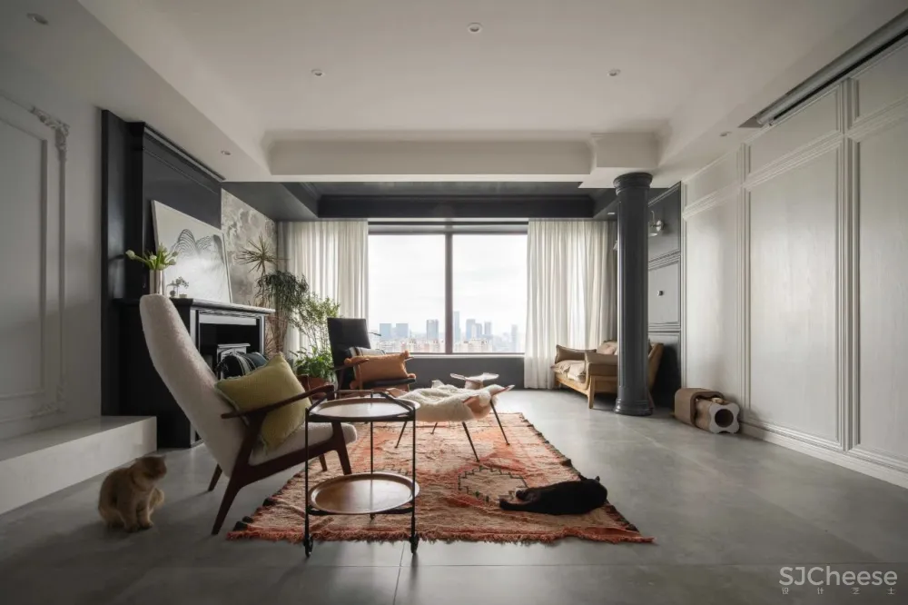 2人居的217㎡复古大宅,其中200㎡给7只猫住?