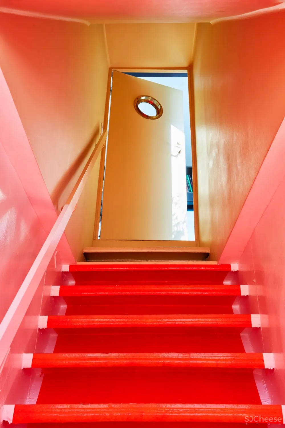 BIG创始人私宅大公开!把“破船”爆改成豪宅,竟然连个热水澡都没法洗?