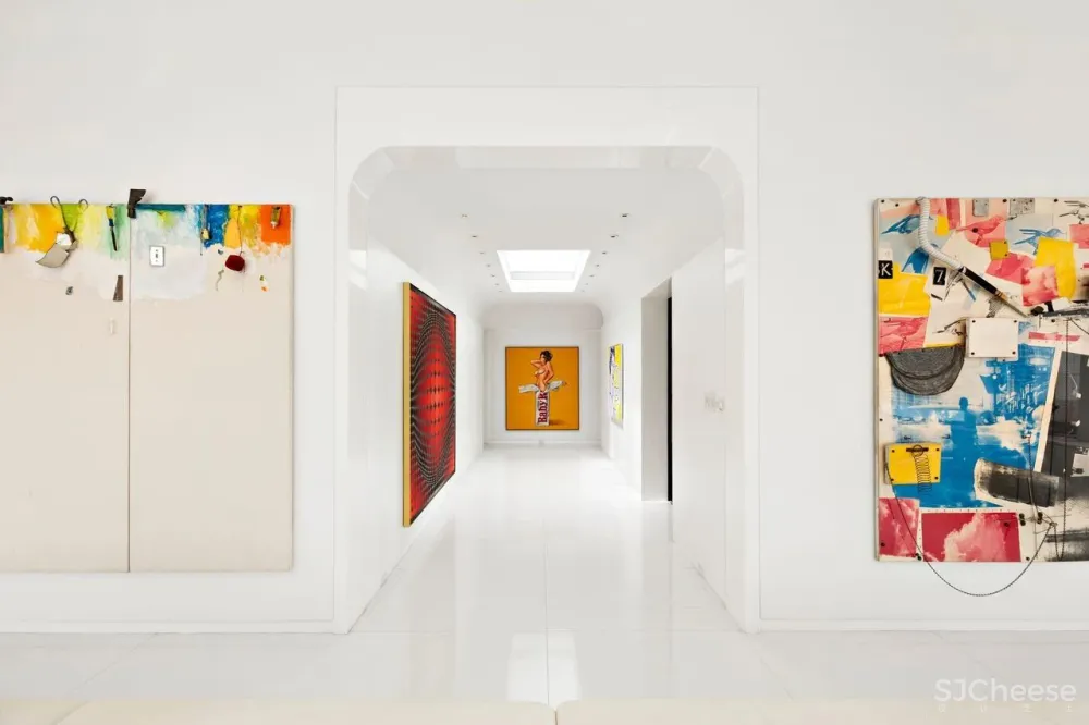 3 亿的顶层公寓，老房改造成极简的前卫豪宅，网友：“一般人欣赏不来“