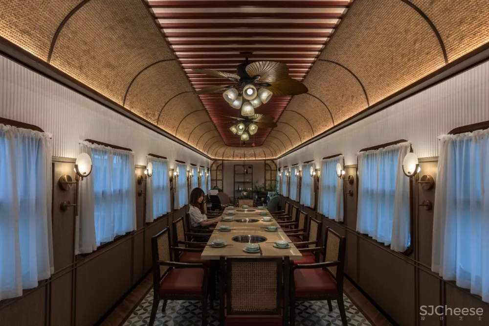 方糖设计 × 香天下·K160火锅：复古列车上的美食之旅