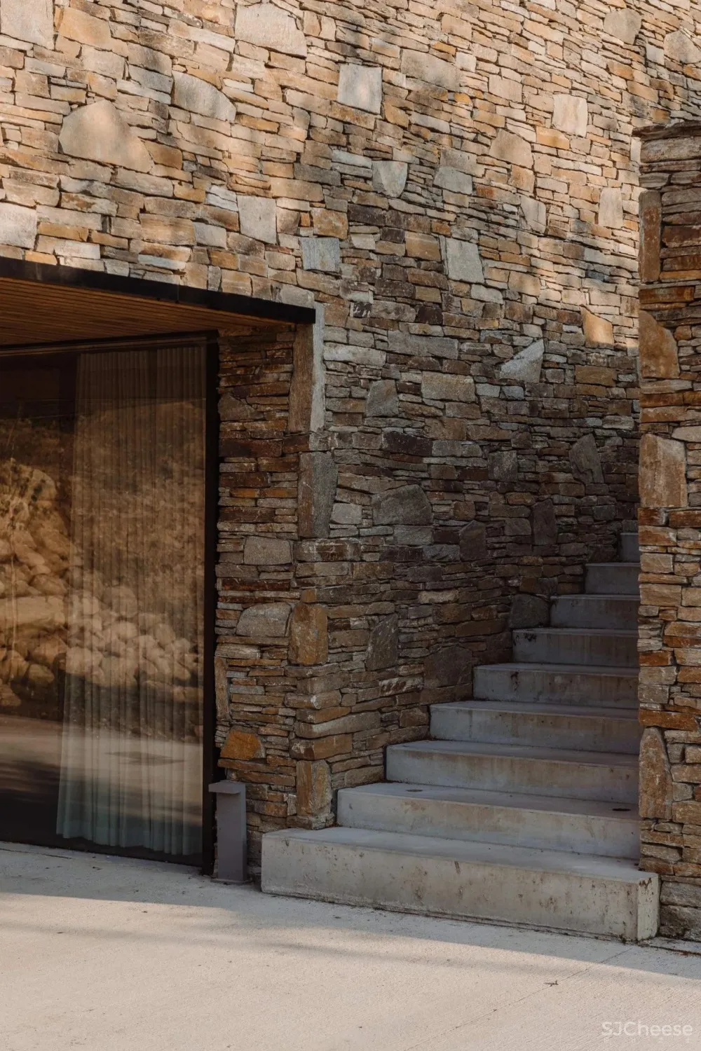 混凝土加木结构的公寓式民宿,混搭乡建必有亮点!