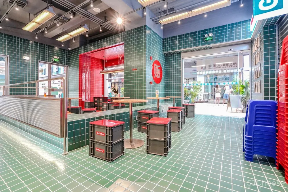 它的存在仅因为老板希望能喝到一杯自己喜欢的水果茶