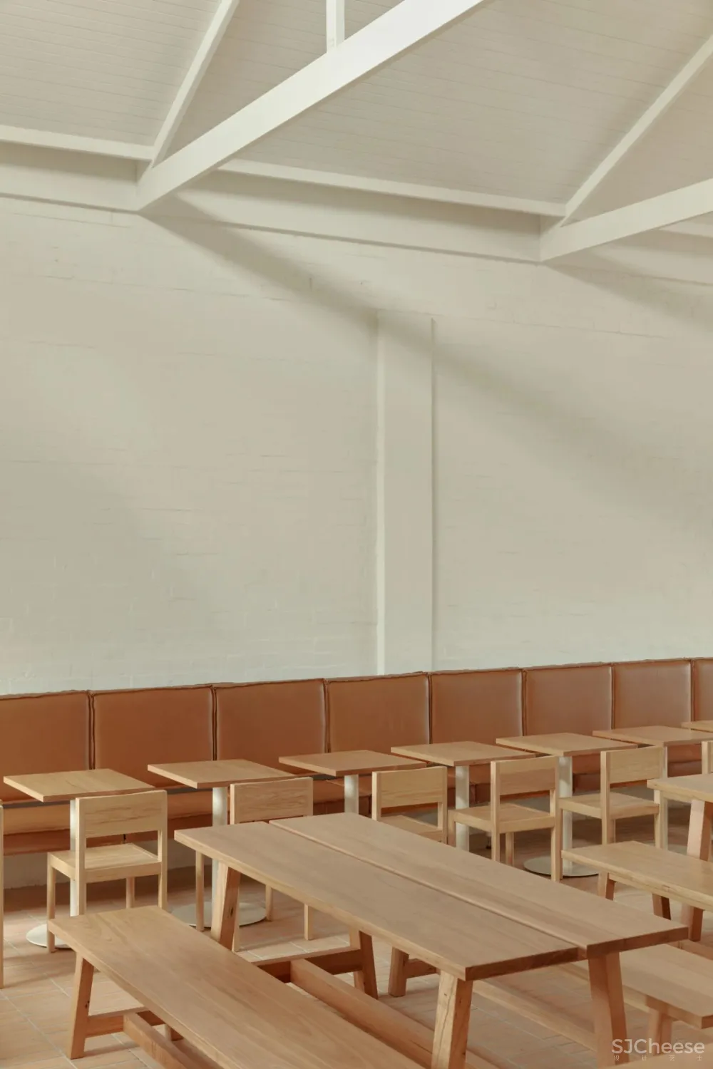 PRIOR THORNBURY BY RITZ - GHOUGASSIAN.