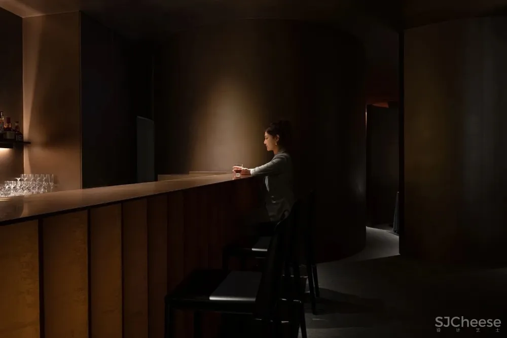 谢培河 隐藏在都市心脏的当代诗意