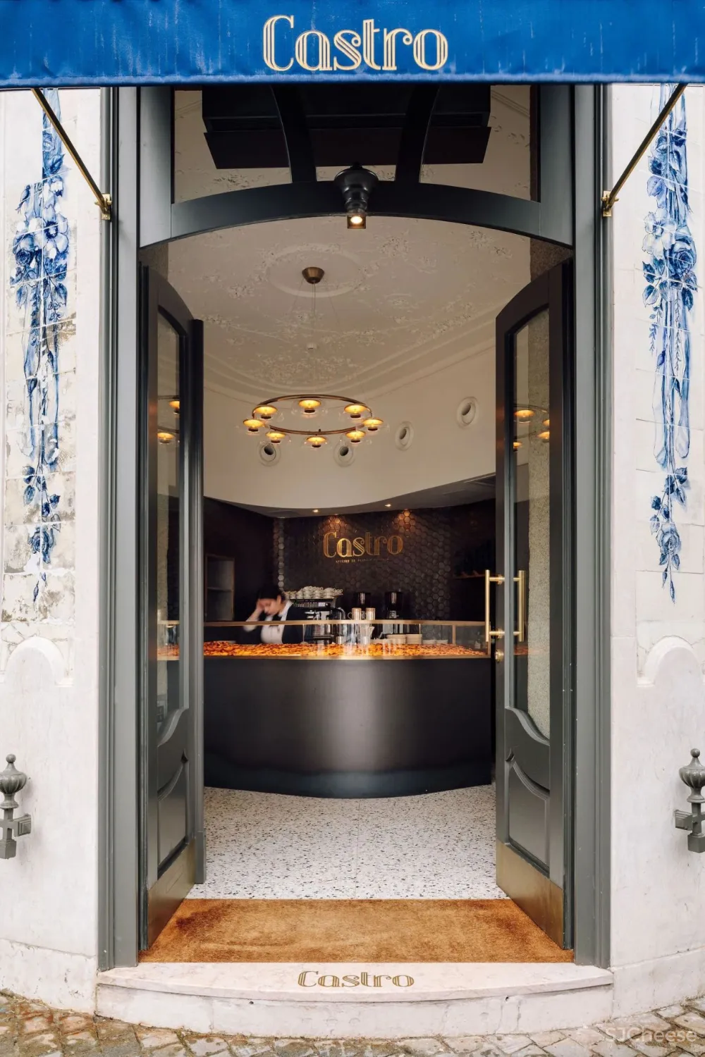 BAKERY INTERIORS GOOD ENOUGH TO EAT.