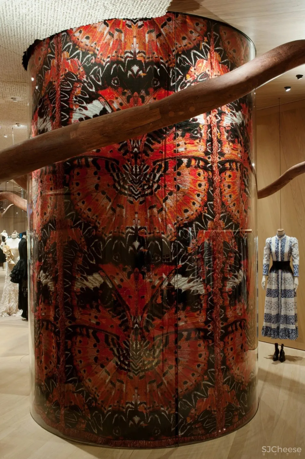 Alexander McQueen 的旗舰店,灵感竟源于一栋乡下房子!