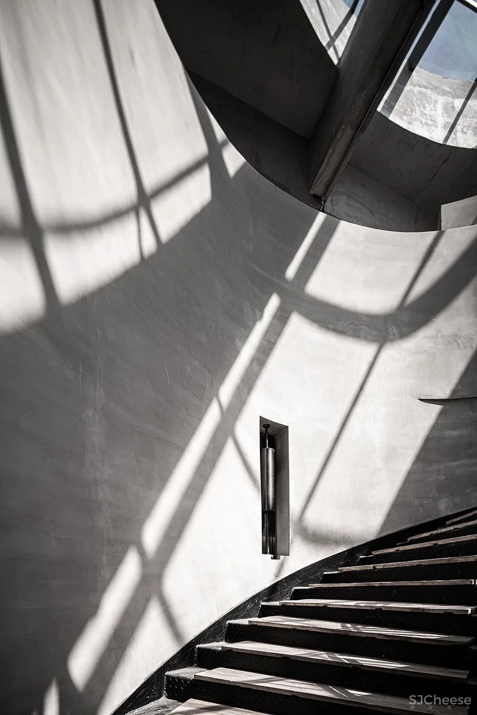 “光影”与“酒香”的交汇 石斛酒博物馆