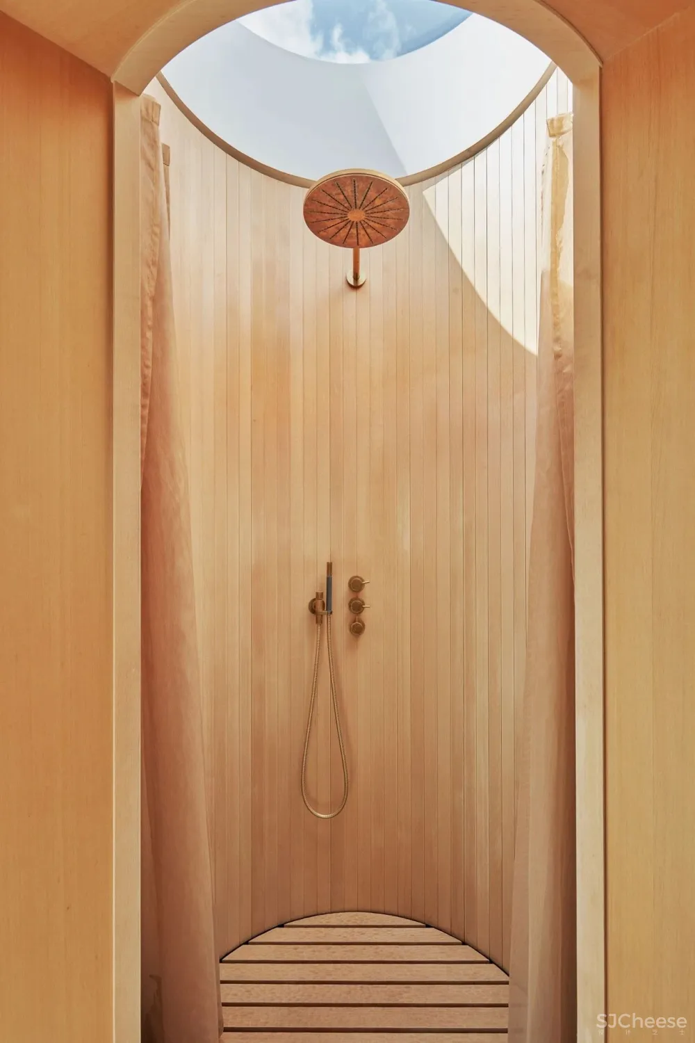 BIG创始人私宅大公开!把“破船”爆改成豪宅,竟然连个热水澡都没法洗?