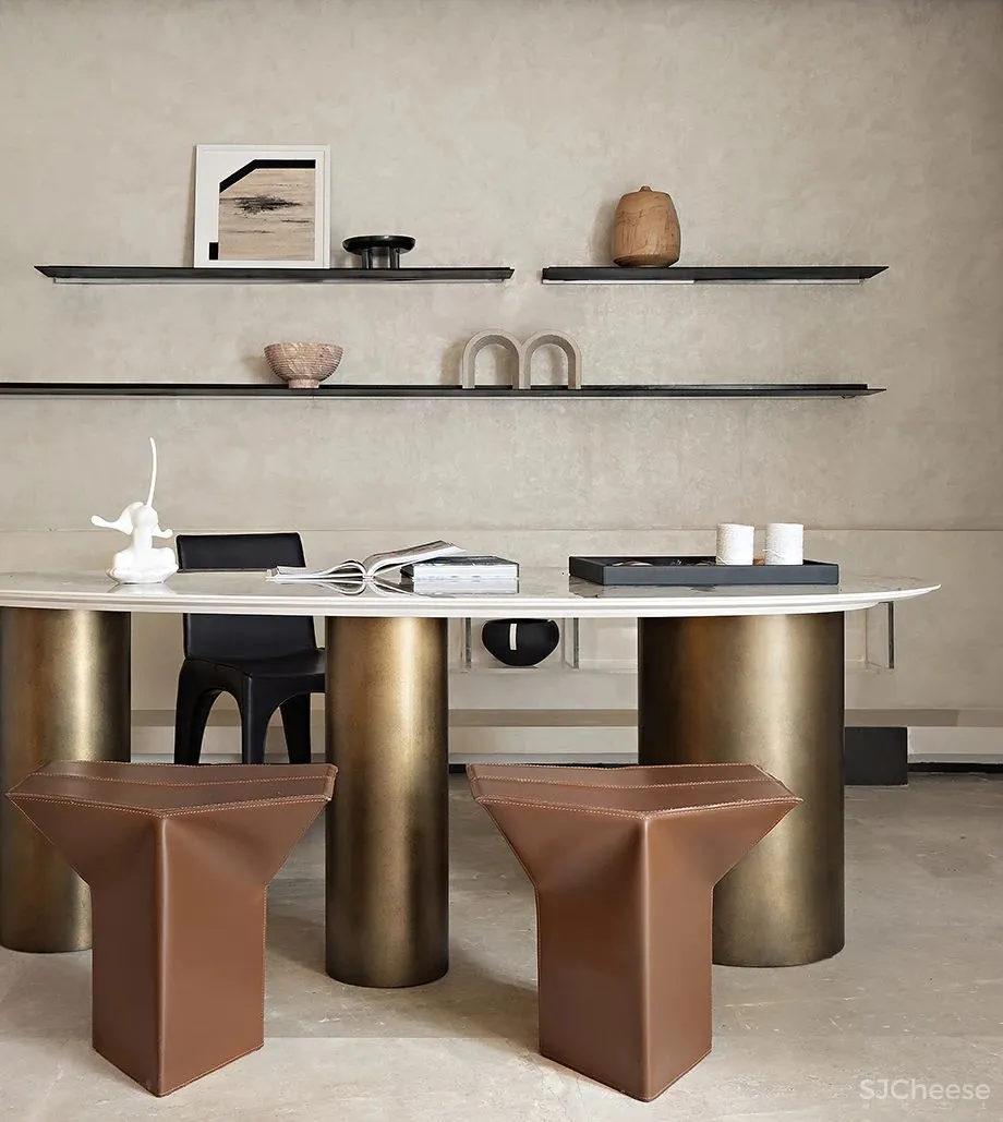 灰调奶咖的半山叠墅，远离喧嚣的质朴大宅！