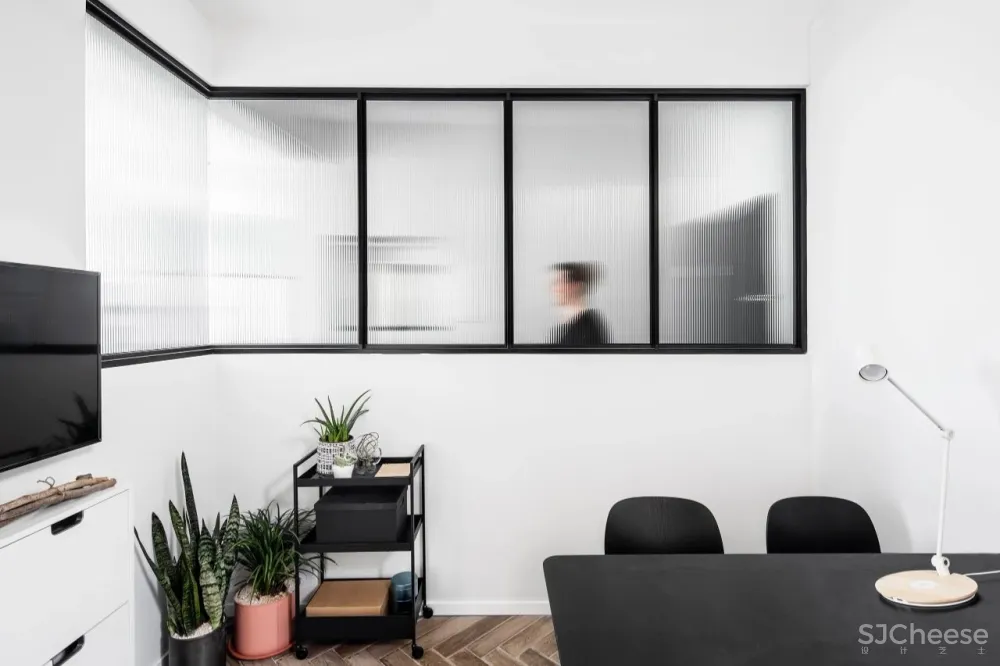 一间被人遗忘的包豪斯式公寓重获新生