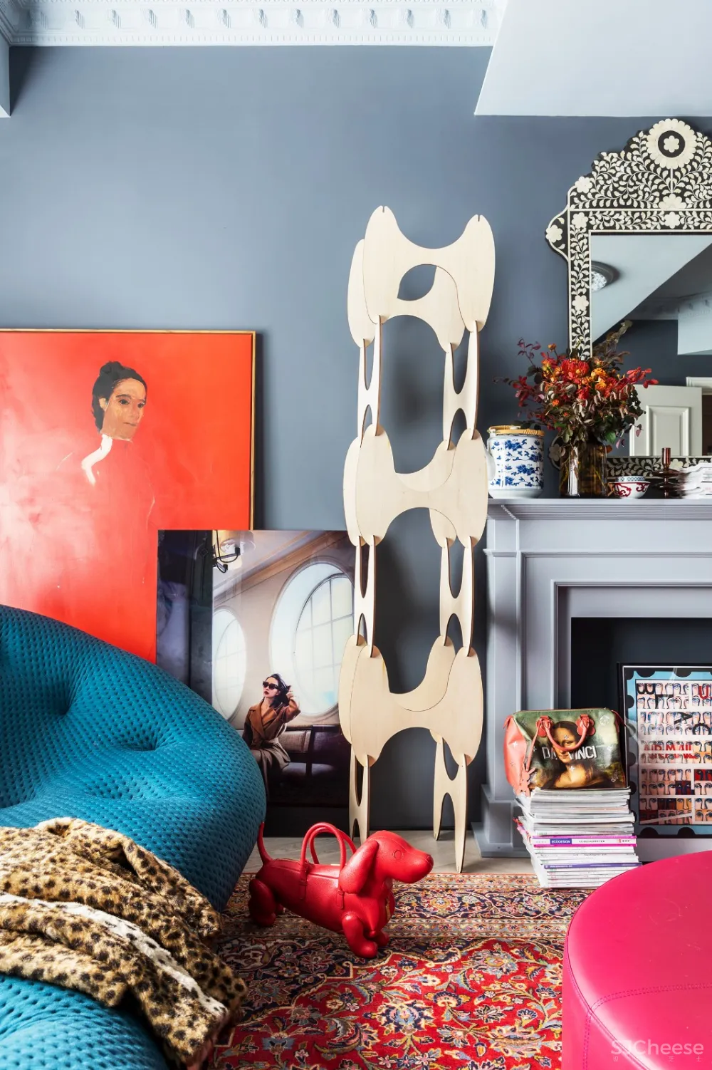 满满艺术复古风,她的家装扮得戏剧感十足!