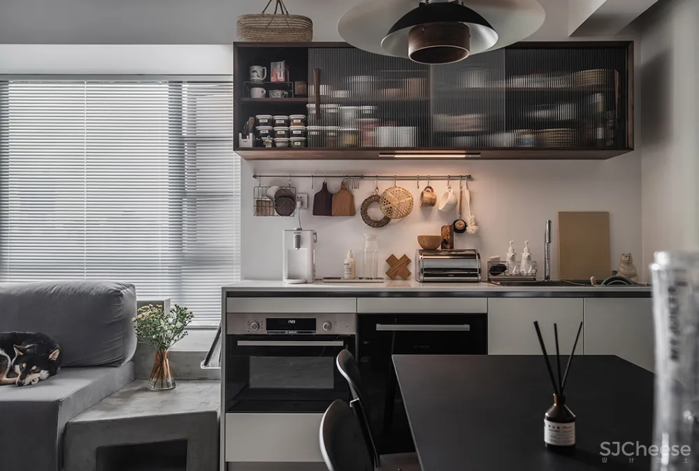 132㎡简洁设计，9猫、2狗、2人，这样的家太爱了！