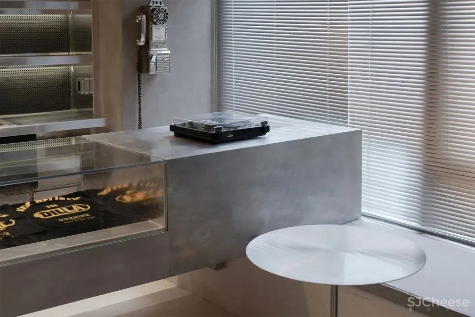 在矿井中发掘有趣的事物 武汉 COZMINE线下集合店 外物 WHY WOULD