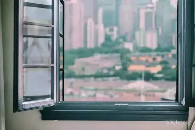 谢柯-既下山·重庆生活的复杂和冲突,都在这间院落“缴械投降”!