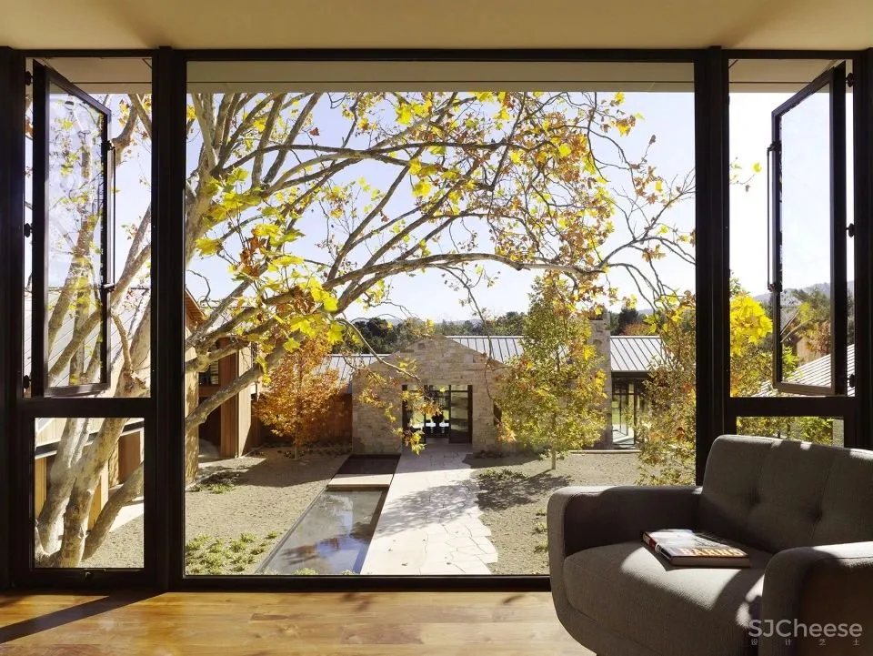 多样且互补的室内外生活体验 Mountain Wood乡村住宅 Walker Warner Architects