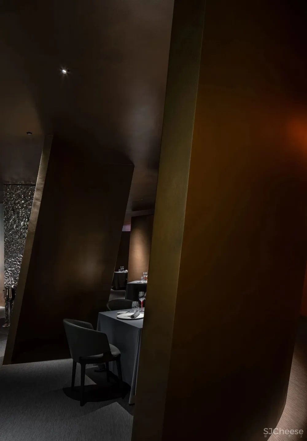 谢培河 隐藏在都市心脏的当代诗意