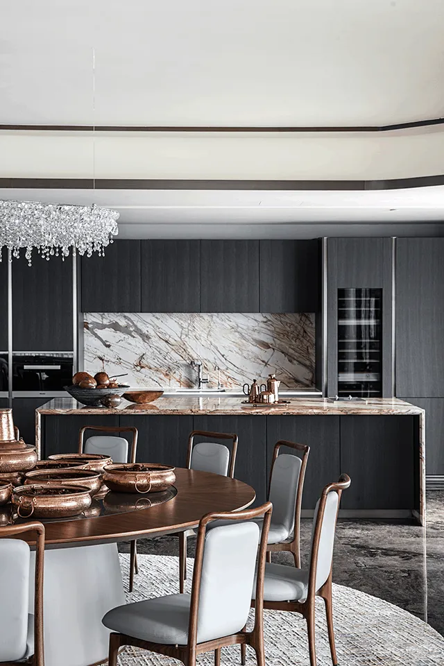 朱周空间设计丨重庆来福士:350米云端豪宅样板间设计!