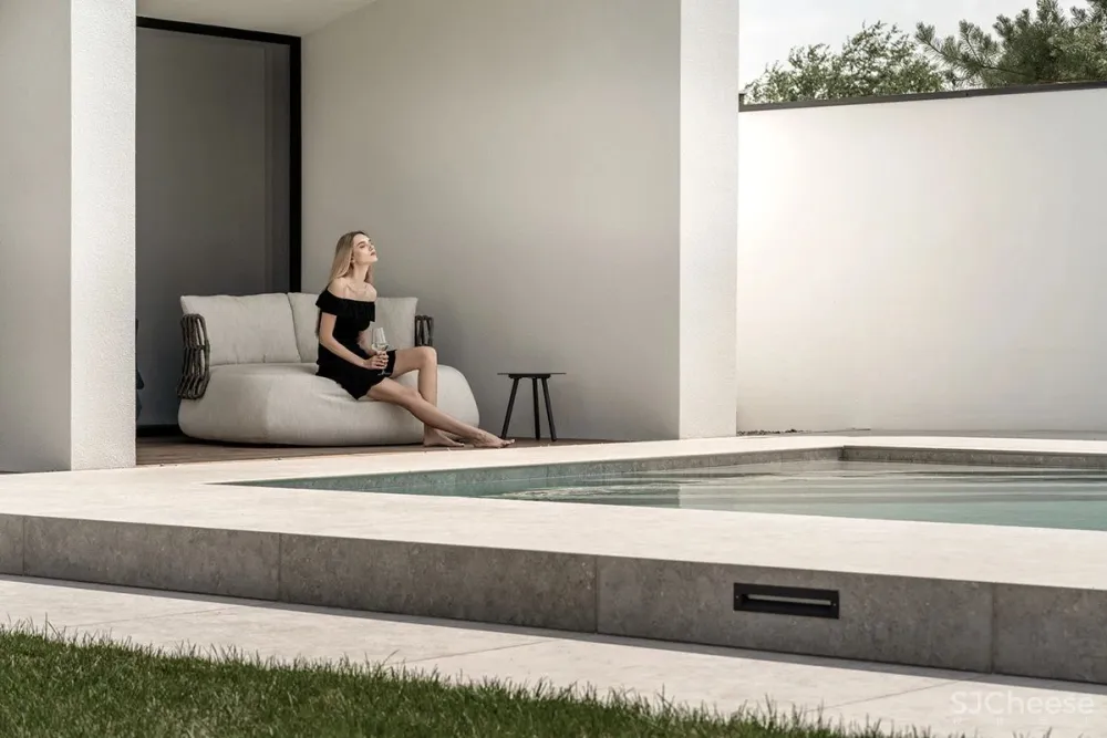 打破常规的房子,屋顶加个仰角引光入室,这样的自建房太有创意了!