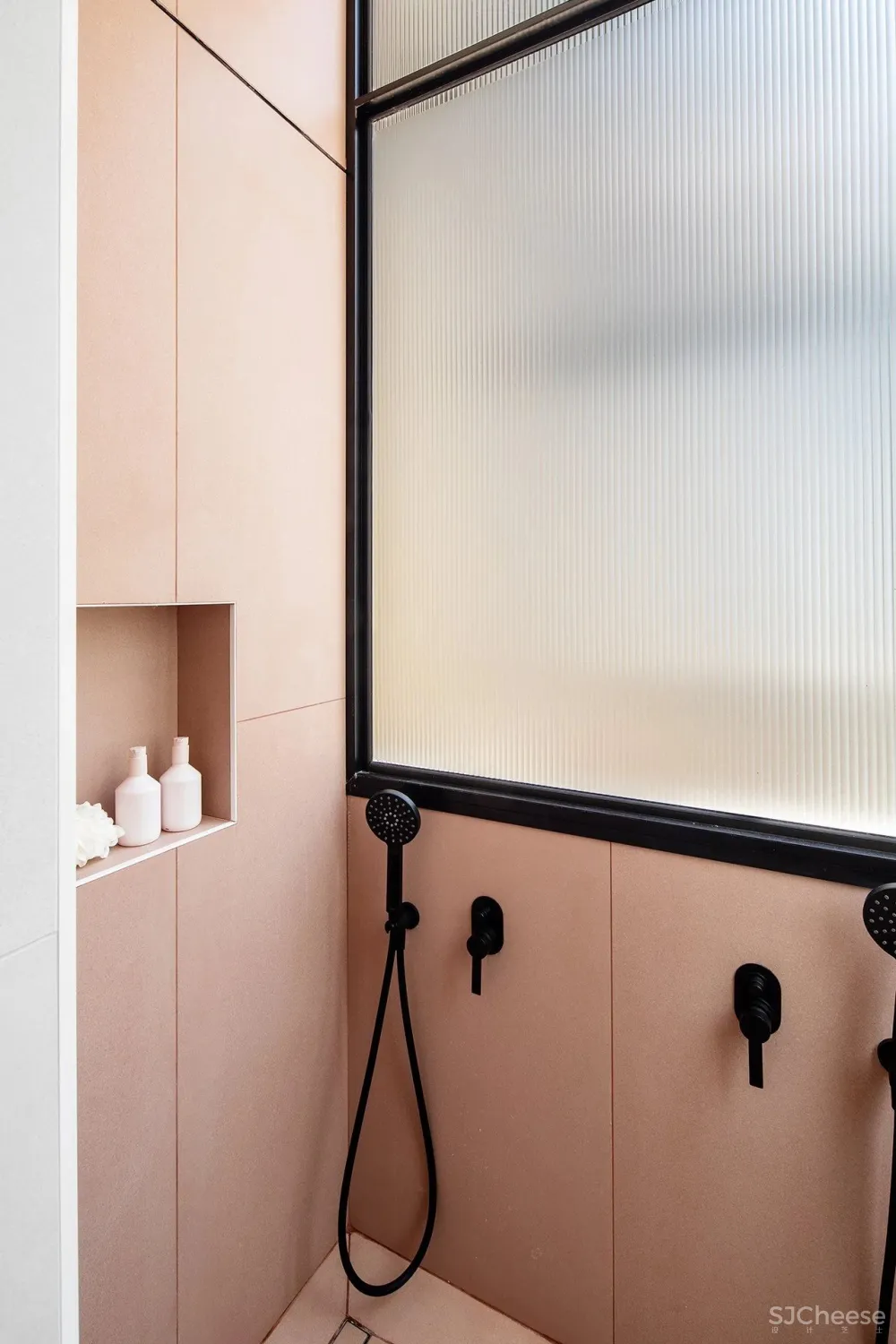 一间被人遗忘的包豪斯式公寓重获新生