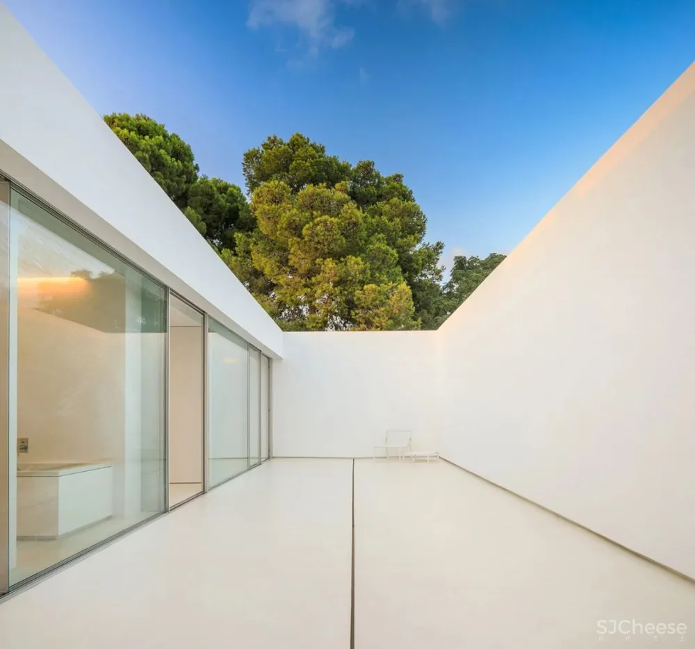 西班牙别墅，用极简成就唯美！