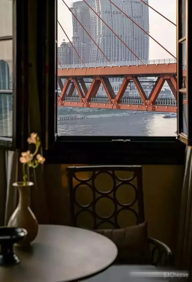 谢柯-既下山·重庆生活的复杂和冲突,都在这间院落“缴械投降”!