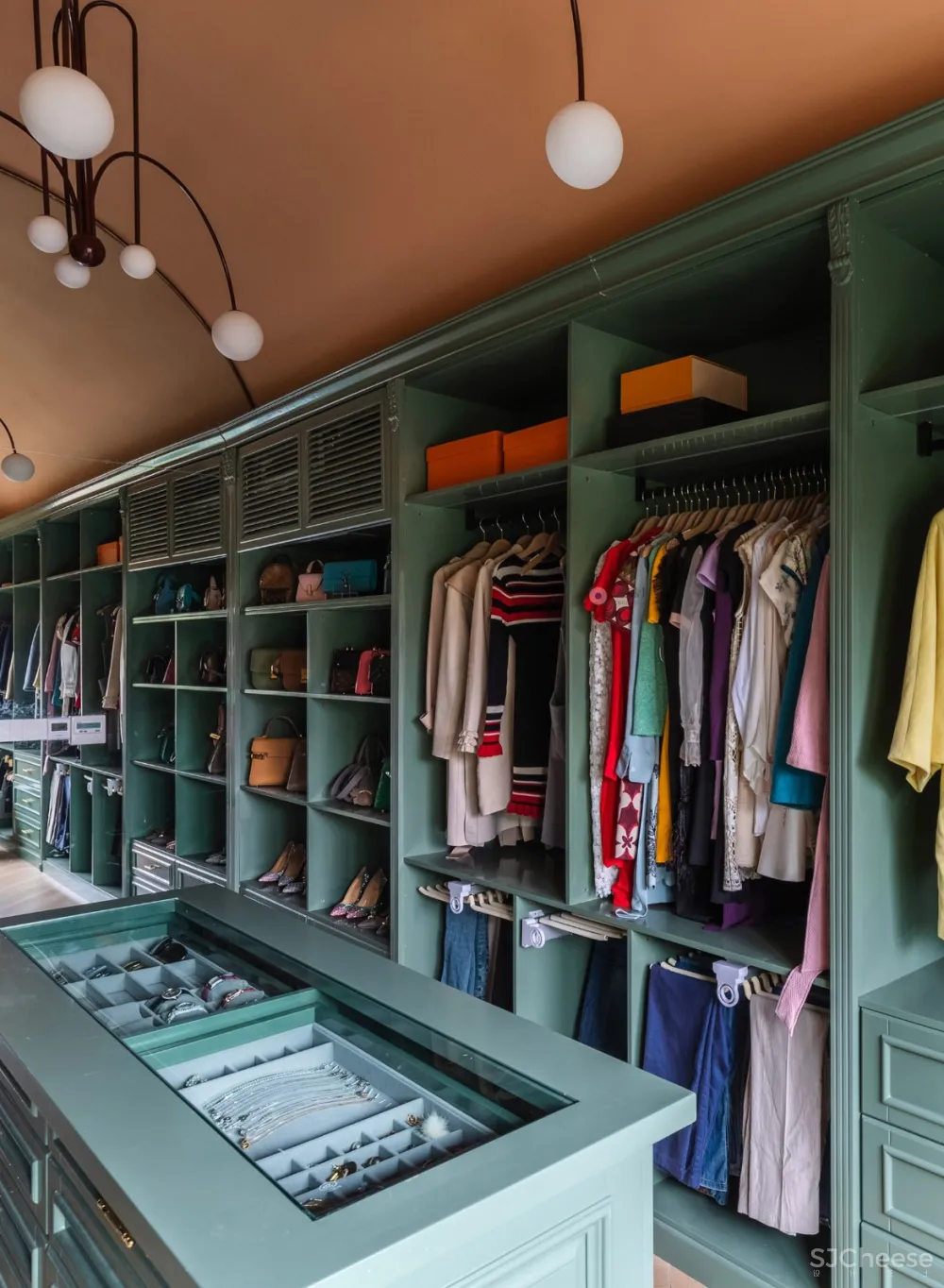 人美家更时髦,这个圣诞,邂逅一场“红配绿”