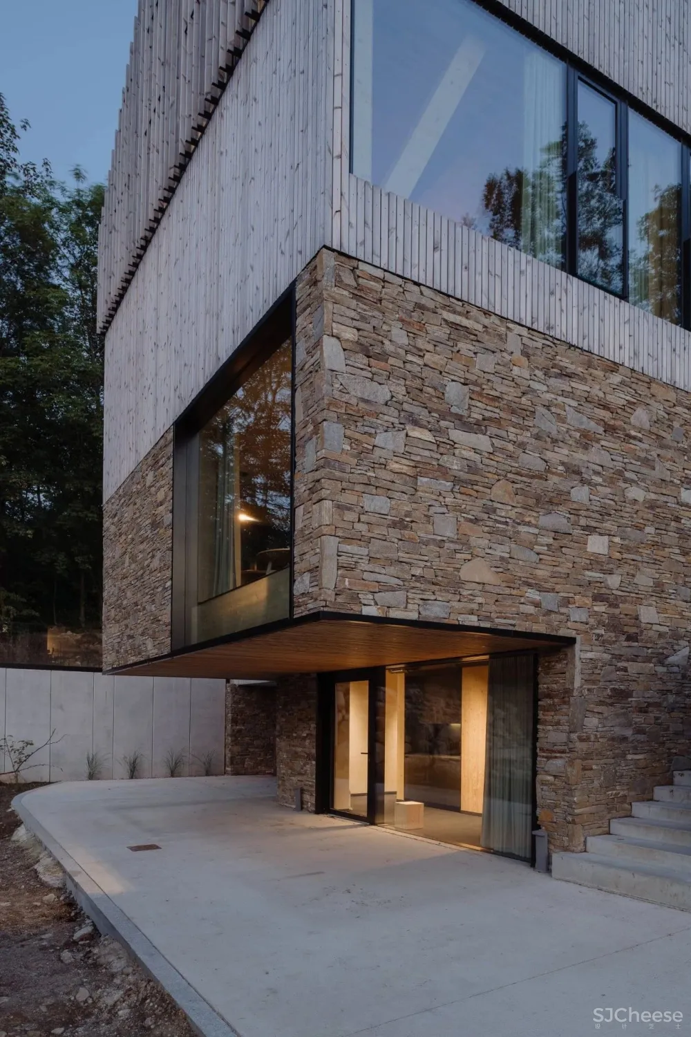 混凝土加木结构的公寓式民宿,混搭乡建必有亮点!