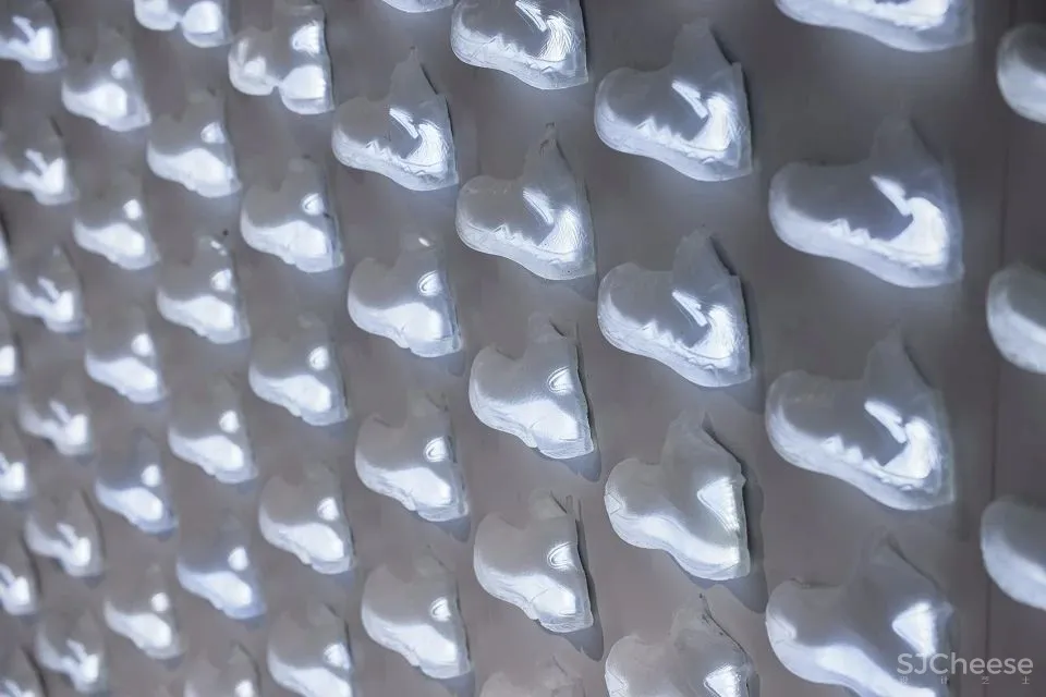 安踏第十代终端形象店 上海南京东路