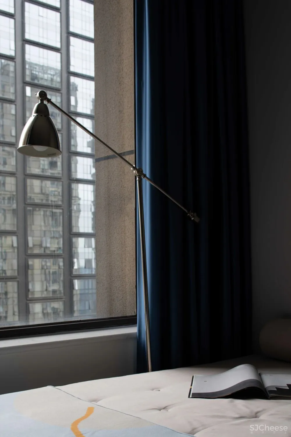 2人居的217㎡复古大宅,其中200㎡给7只猫住?