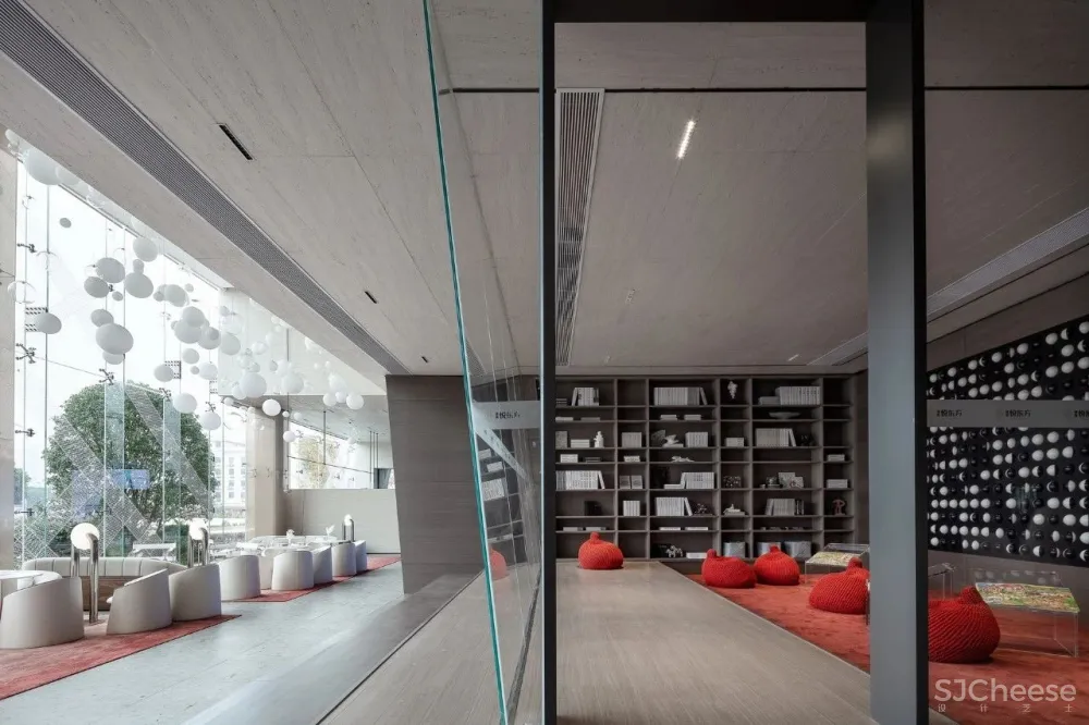 共生形态 星辰与蜉蝣