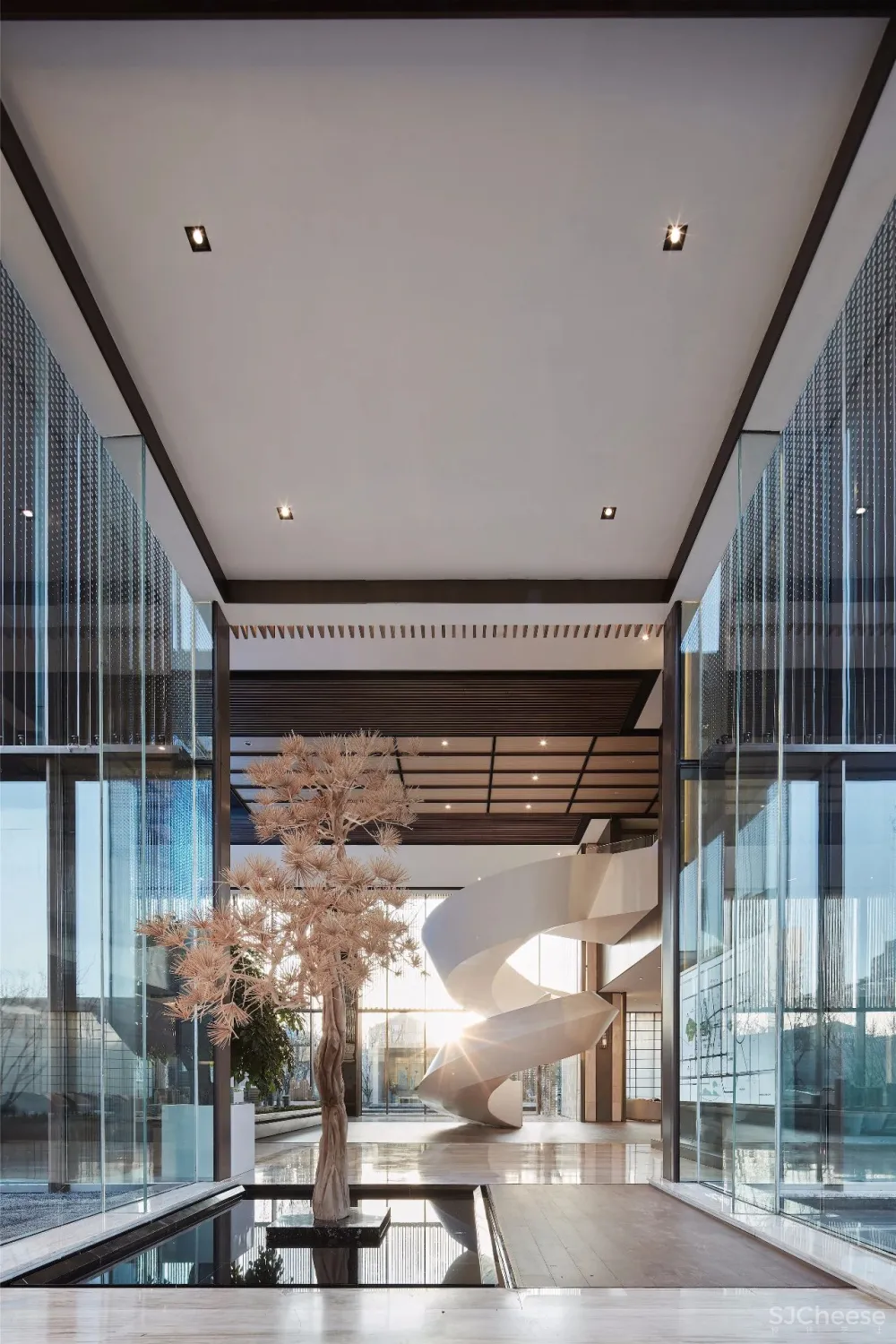 凌子达新作 山水相依,游园惊梦