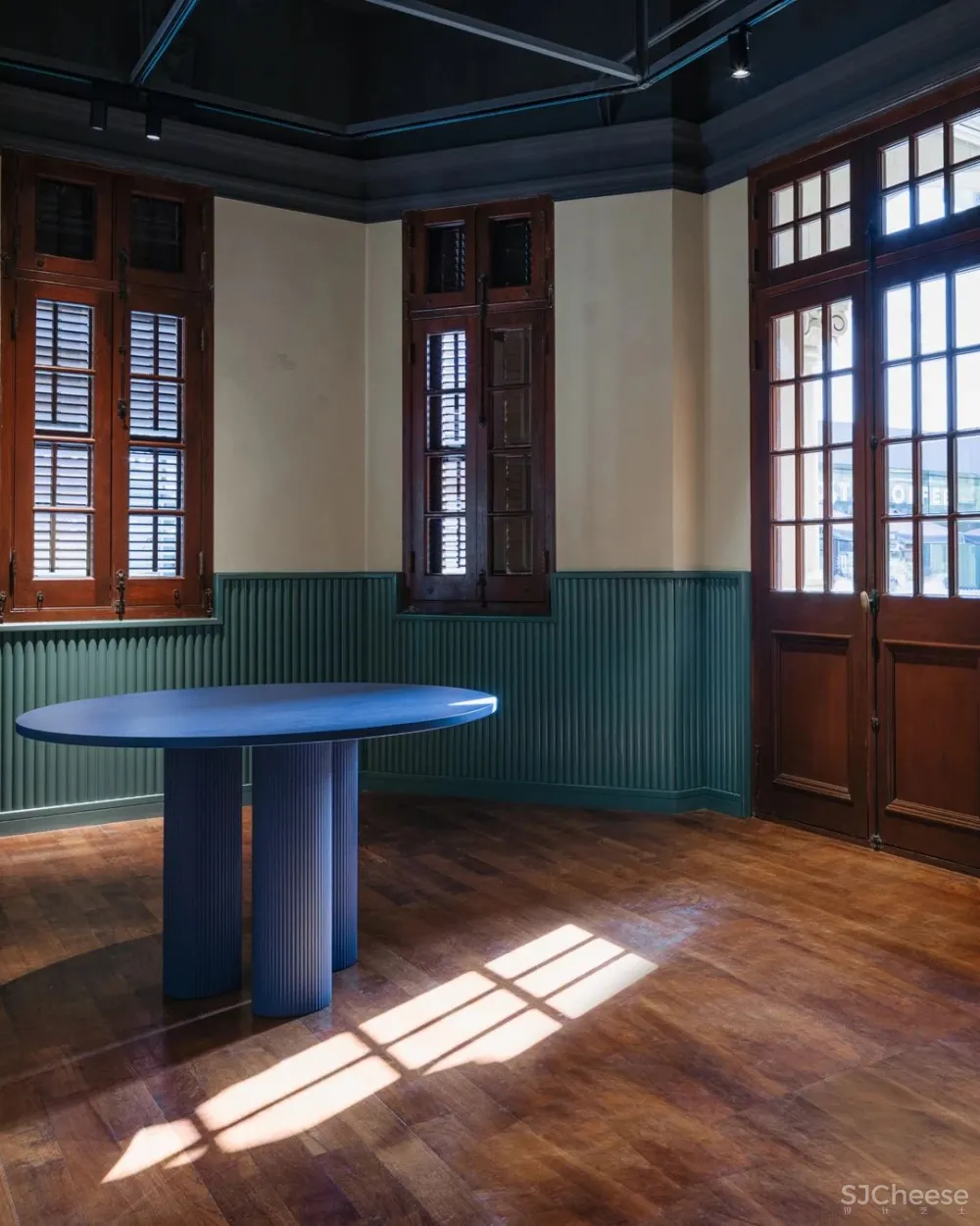 双子座俞挺的两个新作:一座妖的乐园、一个文学爱好者的客厅