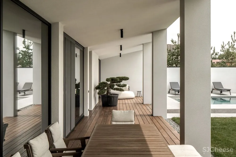 打破常规的房子,屋顶加个仰角引光入室,这样的自建房太有创意了!