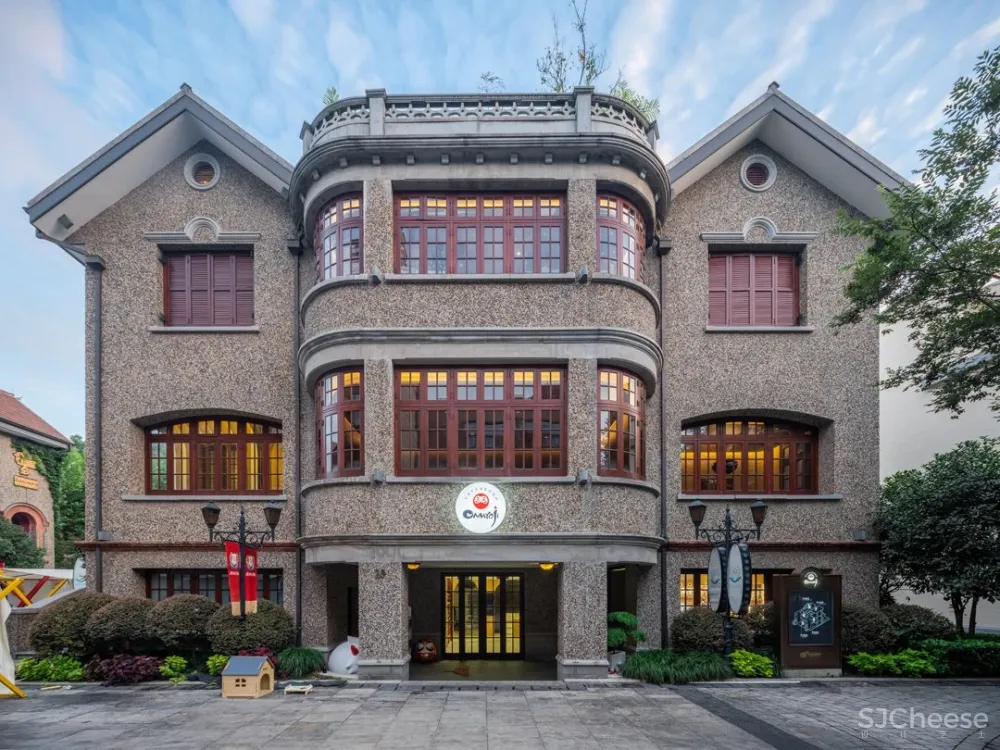 双子座俞挺的两个新作:一座妖的乐园、一个文学爱好者的客厅