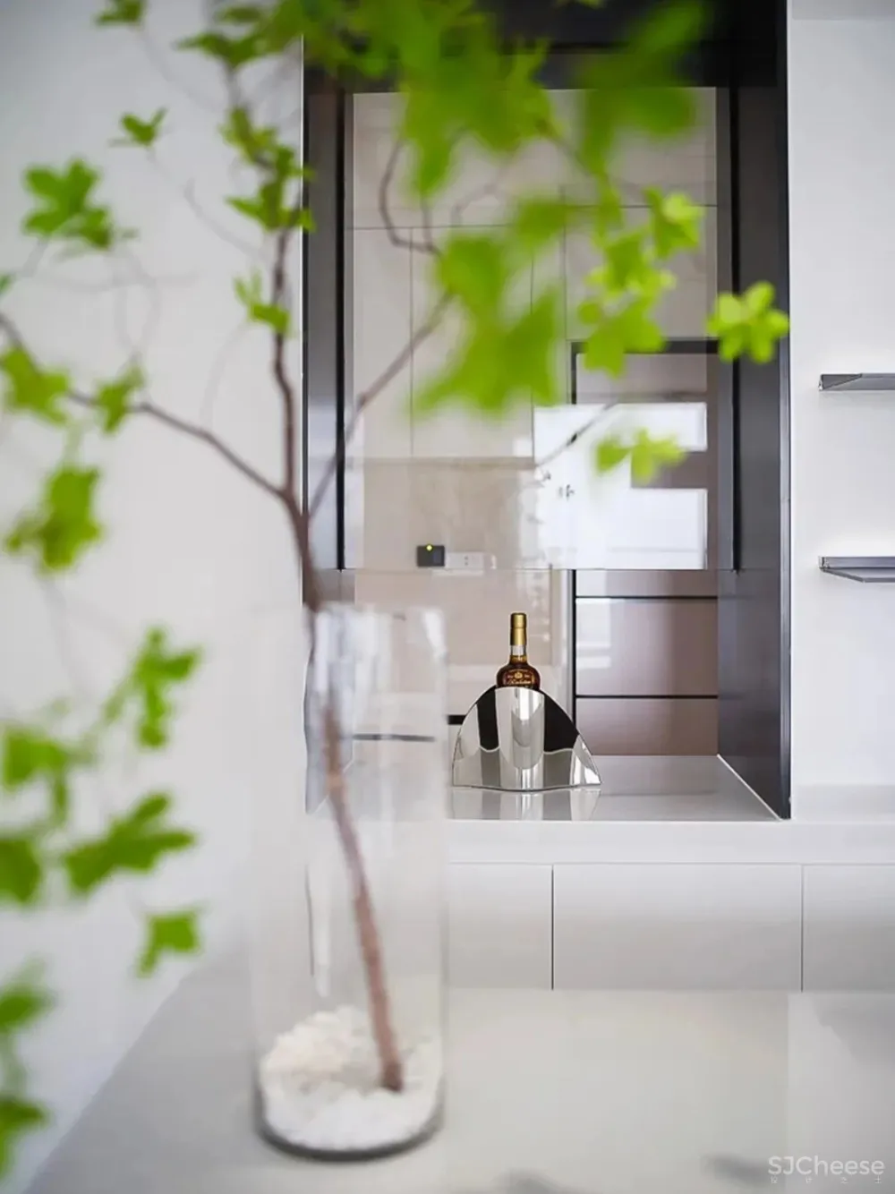 深圳洲际建筑装饰丨极简 黑与白的平衡之道