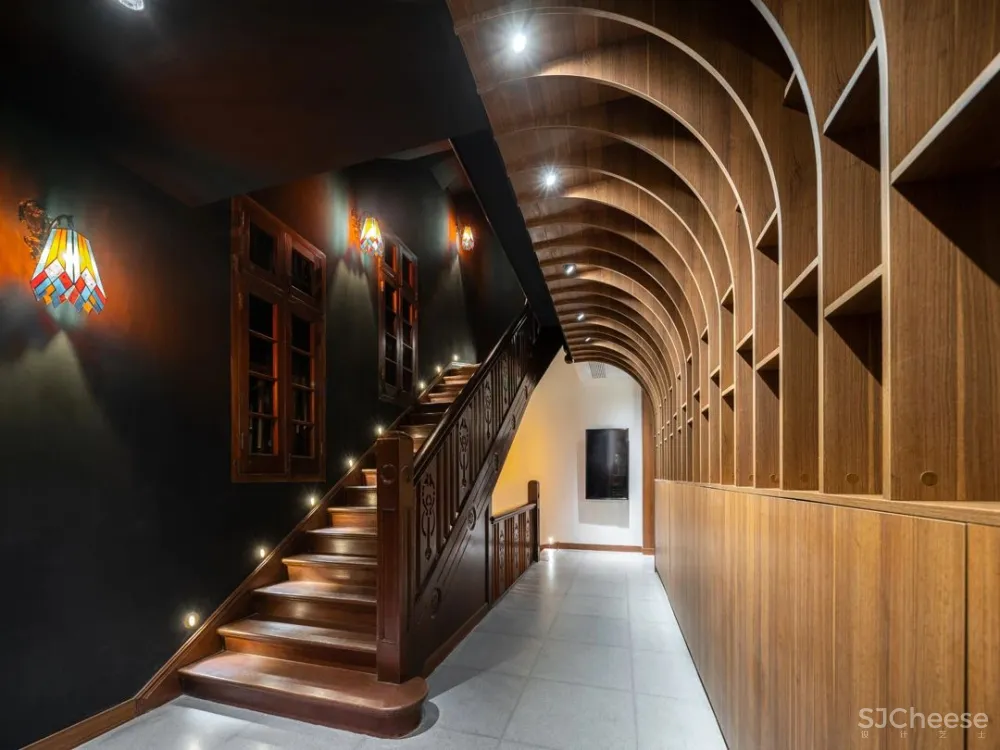 双子座俞挺的两个新作:一座妖的乐园、一个文学爱好者的客厅