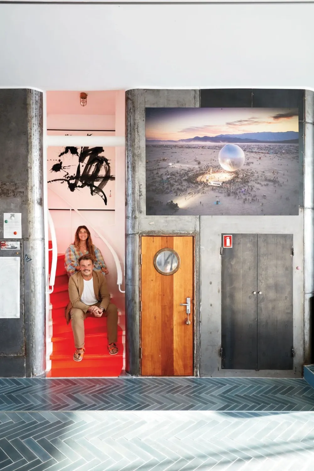 BIG创始人私宅大公开!把“破船”爆改成豪宅,竟然连个热水澡都没法洗?