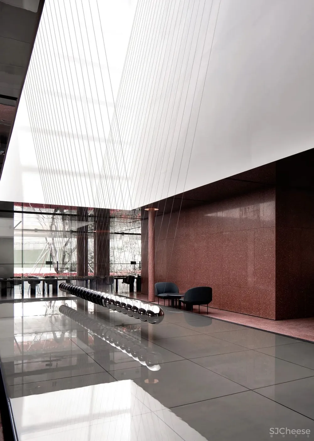 DOMANI 东 仓 牛 顿 与 月 亮