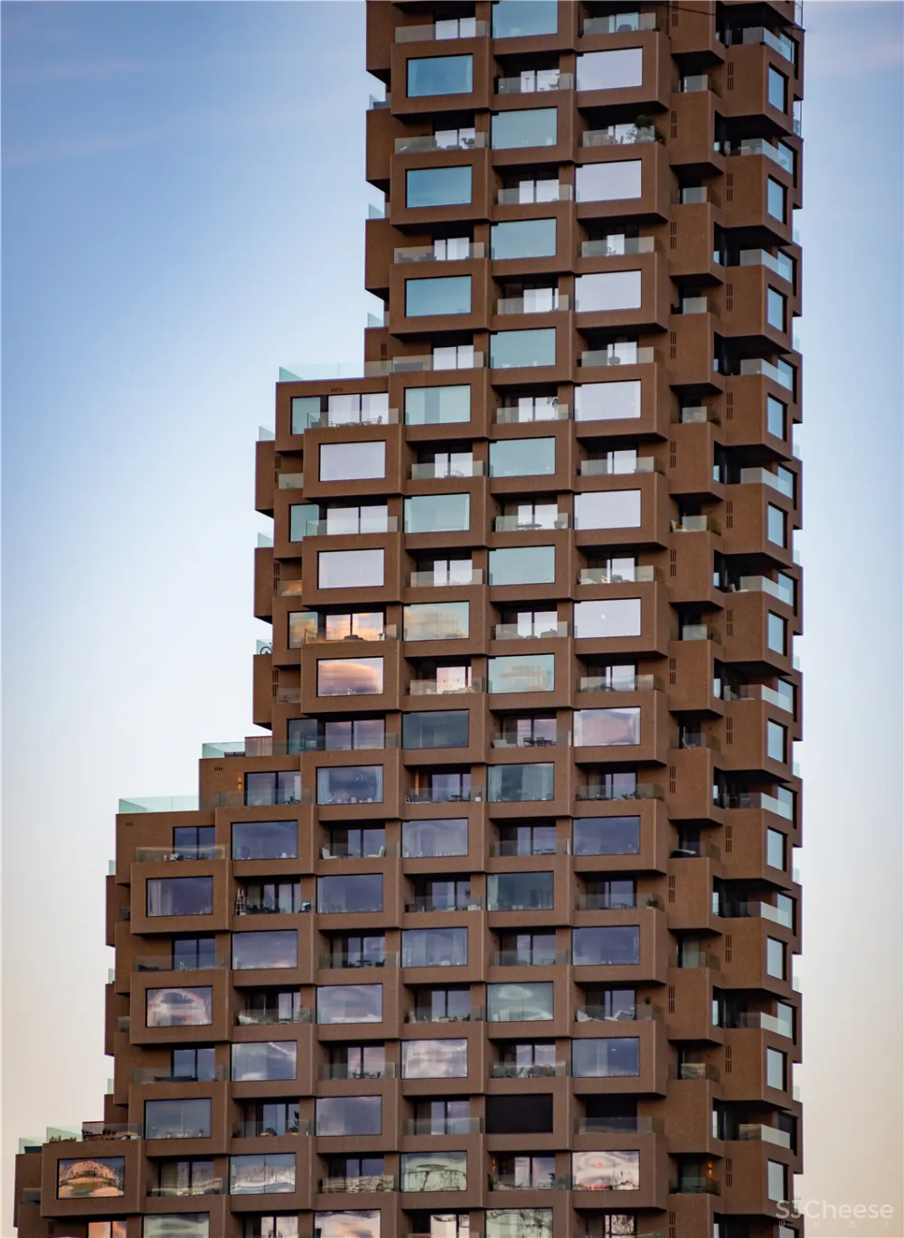 OMA 拿了高层公寓奖,这样板房才是正统「北欧风」