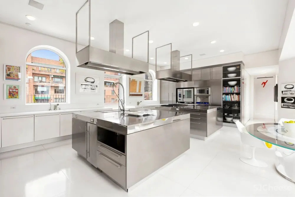 3 亿的顶层公寓，老房改造成极简的前卫豪宅，网友：“一般人欣赏不来“