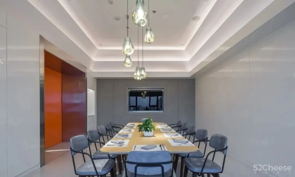 地产界“黑马” 看郑州如何引领中原豪宅新风向!