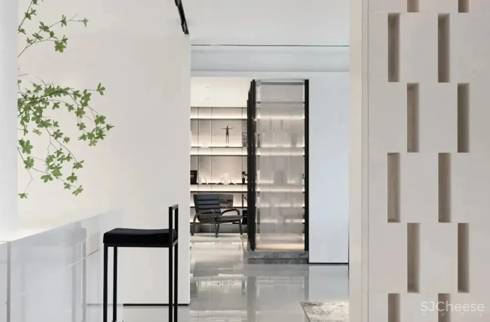 深圳洲际建筑装饰丨极简 黑与白的平衡之道