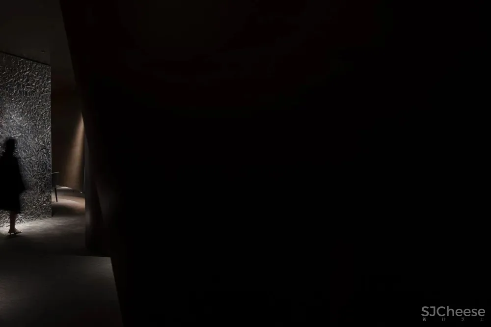 谢培河 隐藏在都市心脏的当代诗意