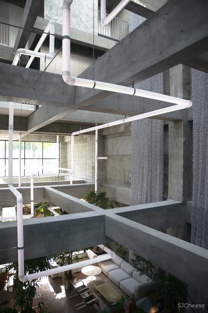 藤本壮介新作建成!300年日本老旅店重建,竟然变成一座山